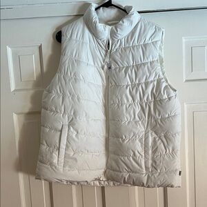 GAP White Puffer Vest
